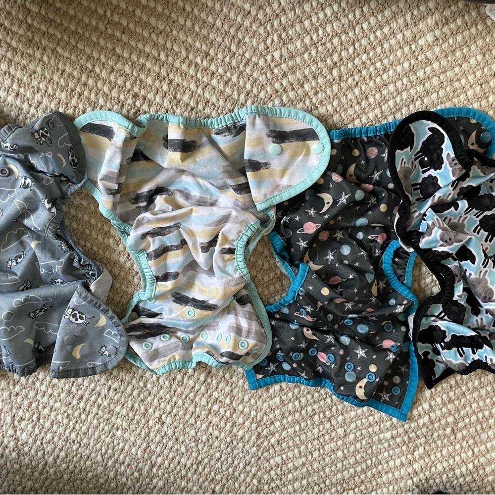4 size 2 thirsties and reusable wipes